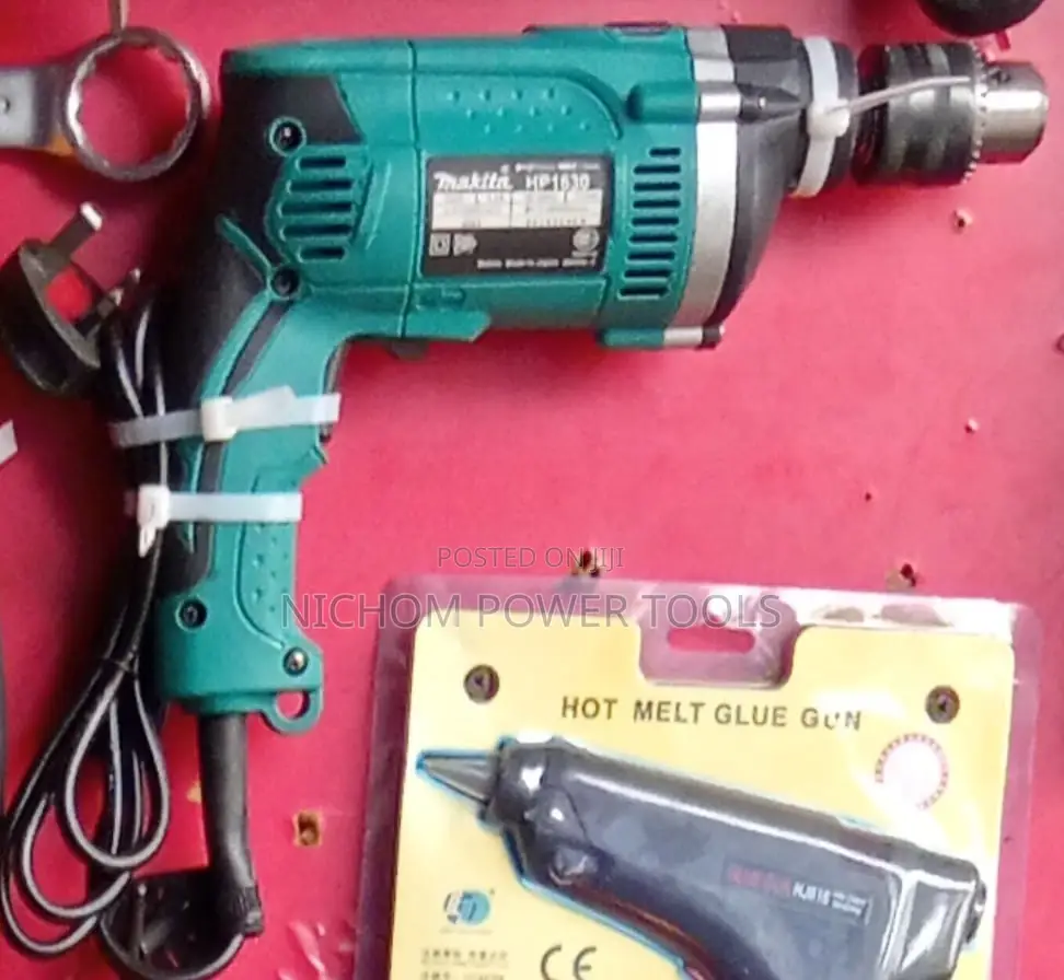 Powerful Makita 710w Hammer Drill