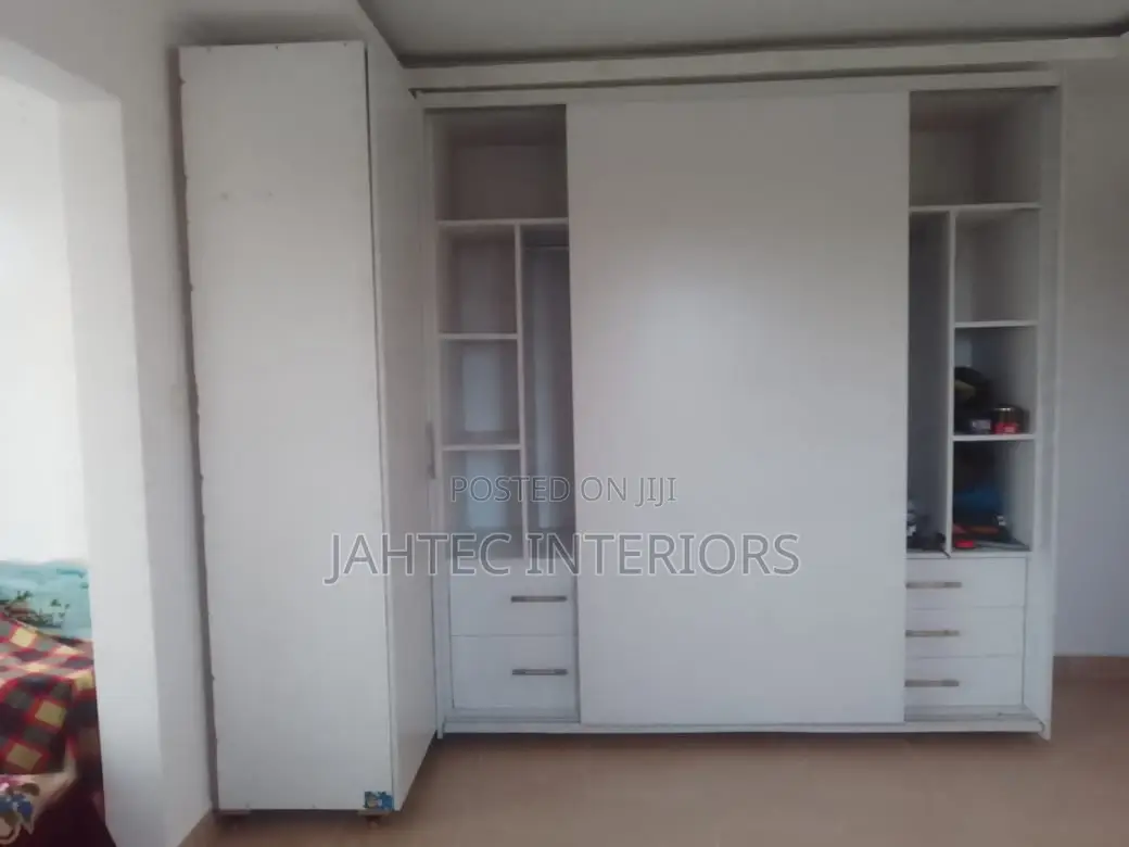 Wardrobes Instalation White Boards