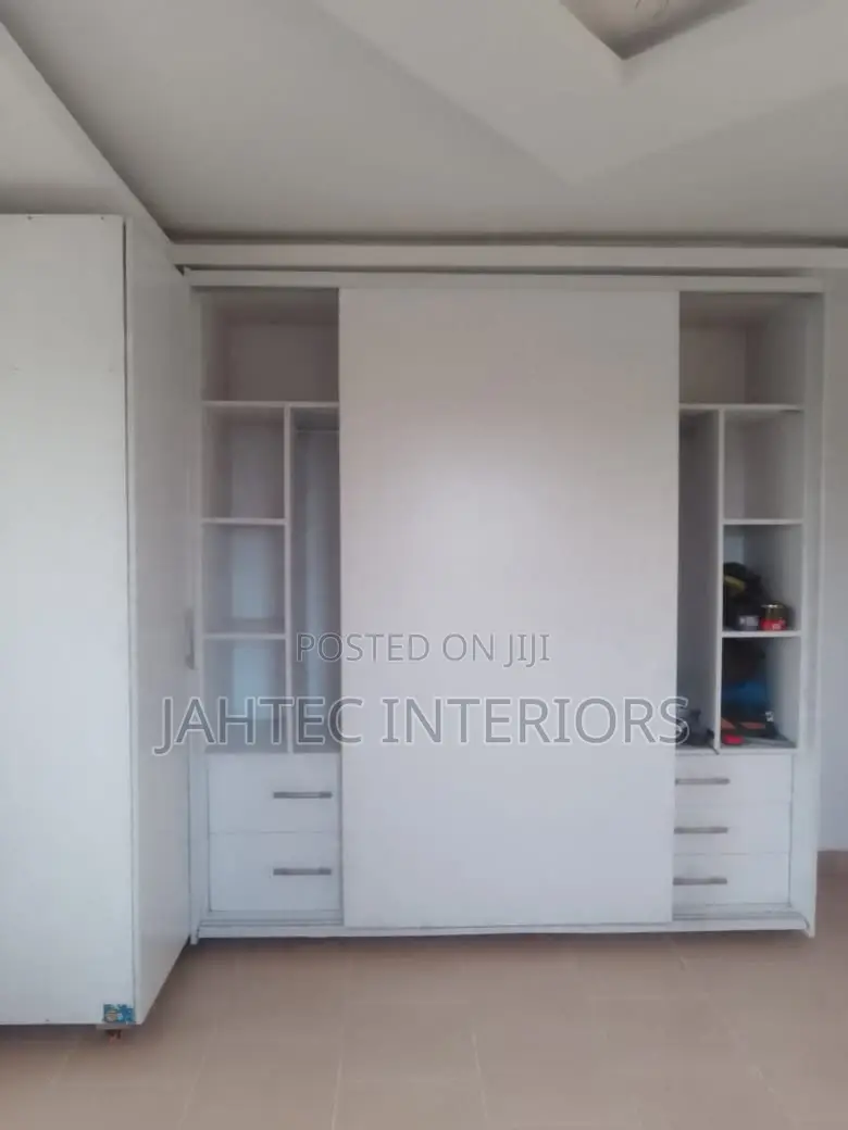 Wardrobes Instalation White Boards