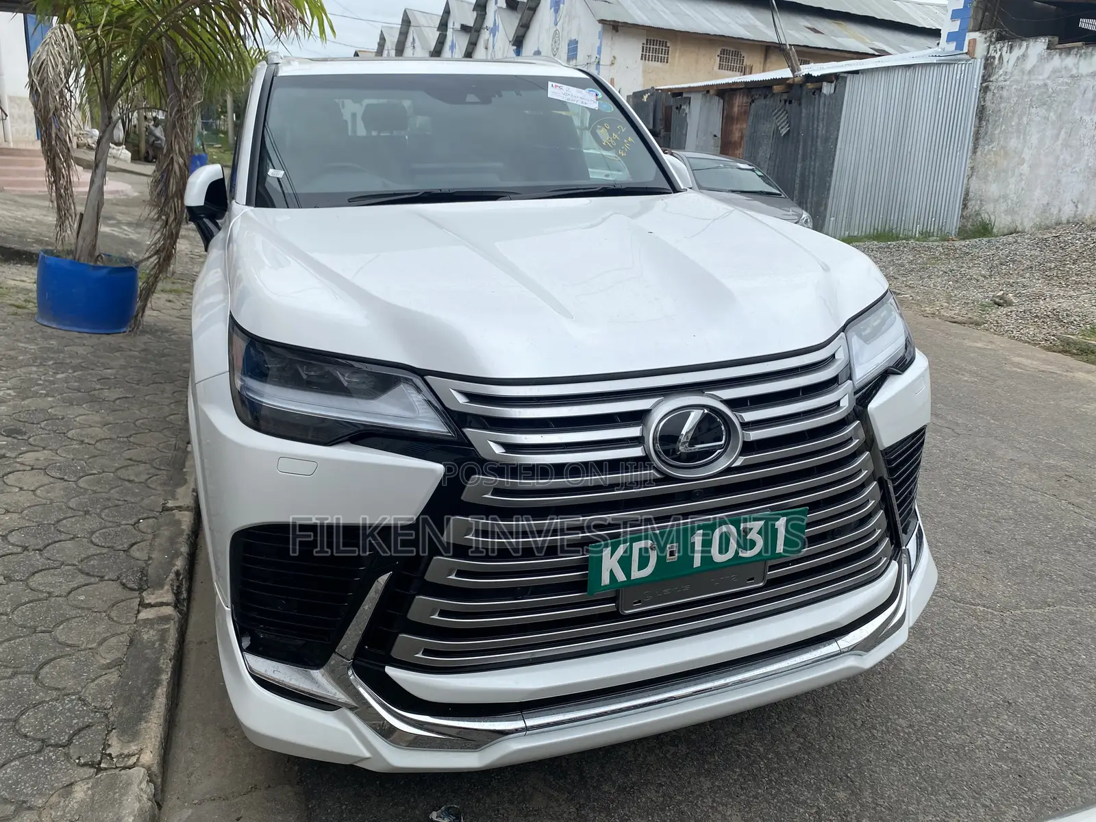 Lexus LX 2023 White