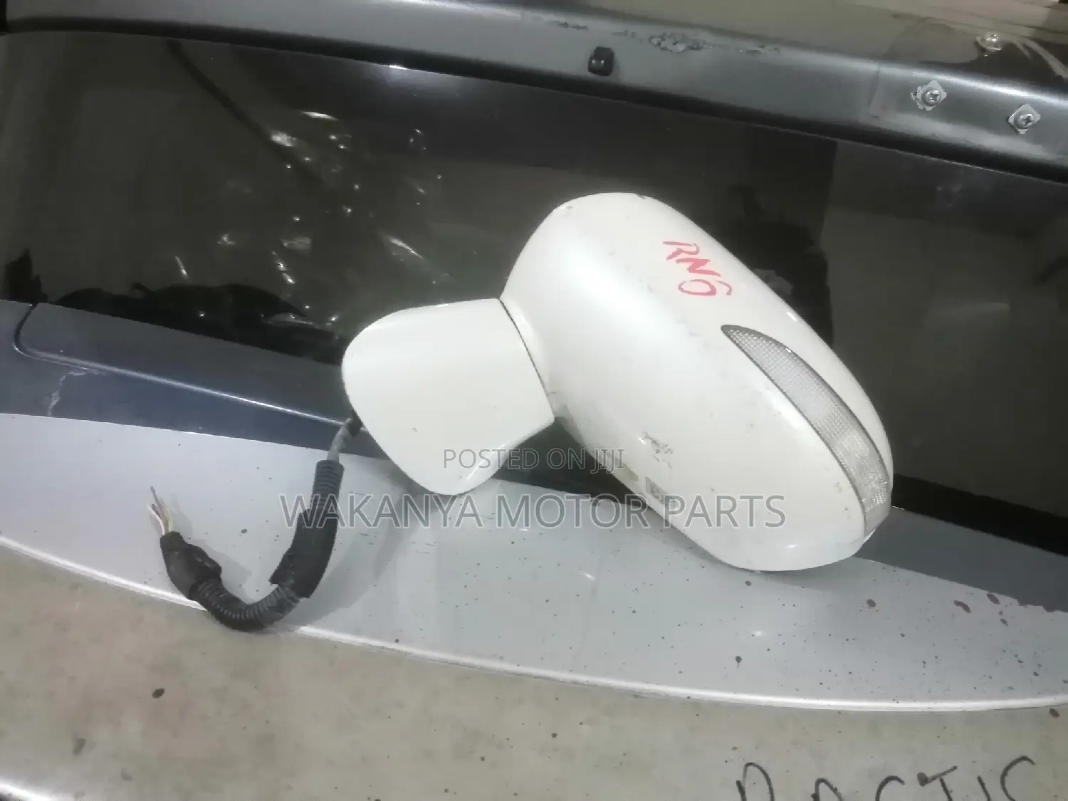 Honda Stream RN6 Side Mirror With Indicator, Clean Ex Japan