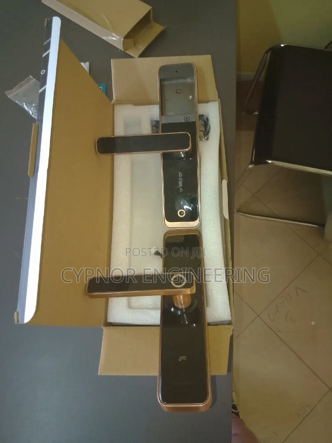 Cellphone Remote Control Door Lock Access:Smart Lock