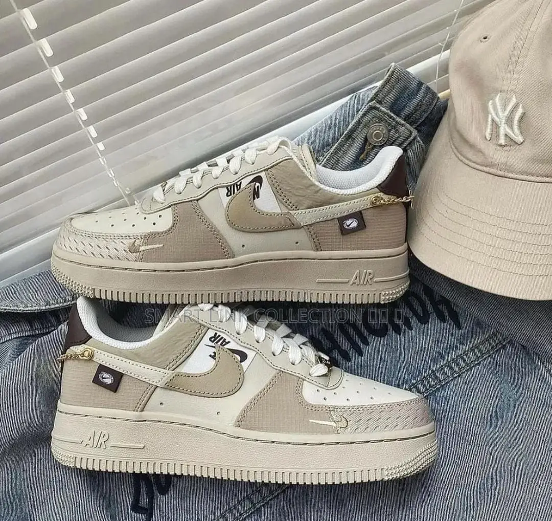 Tin Bling
Sneakers