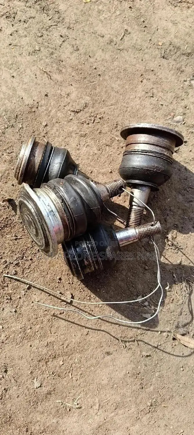 Prado ,J120,Hilux Vigo D-4d Surf Upper Ball Joints Available