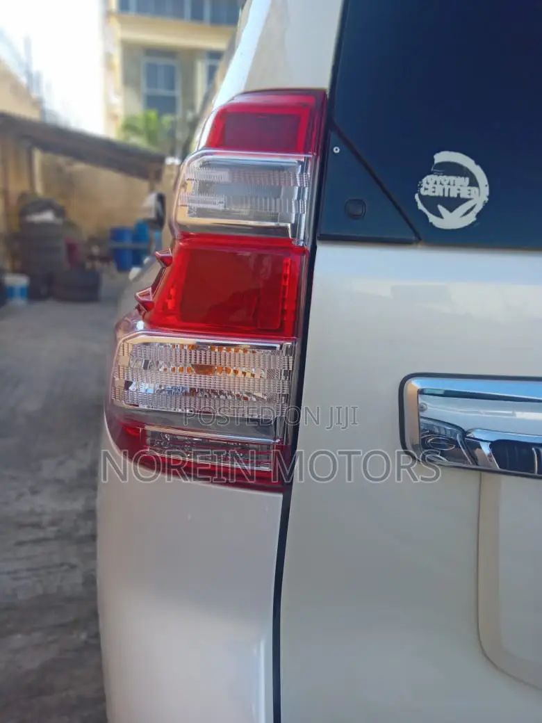 Toyota Land Cruiser Prado 2013 White