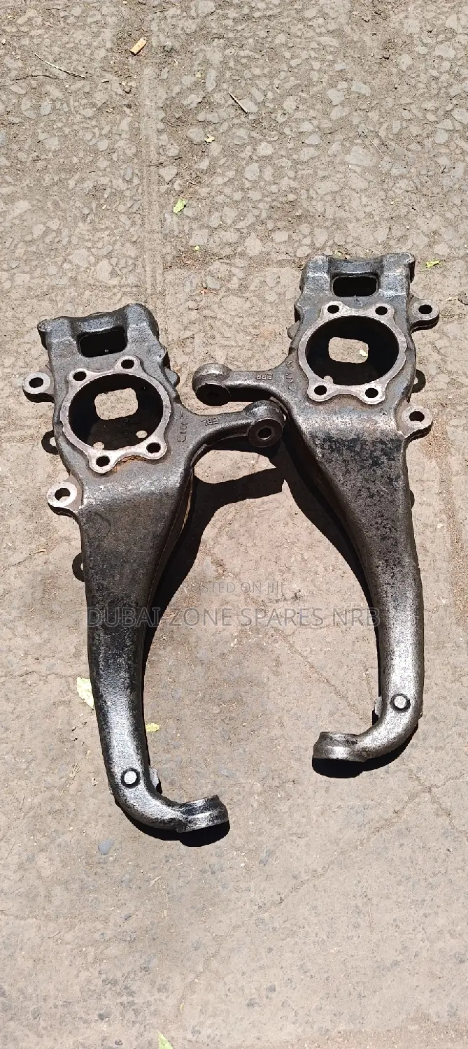 Steering Knuckle Nissan Navara, Hardbody.