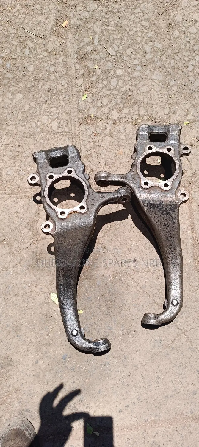 Steering Knuckle Nissan Navara, Hardbody.