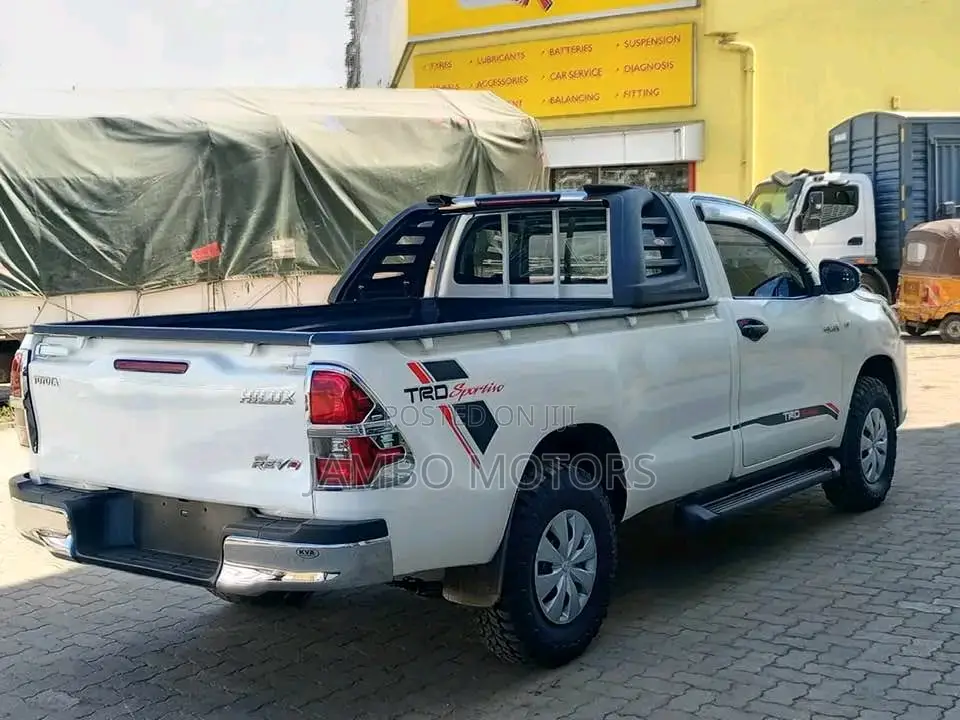 Toyota Hilux 2017 White