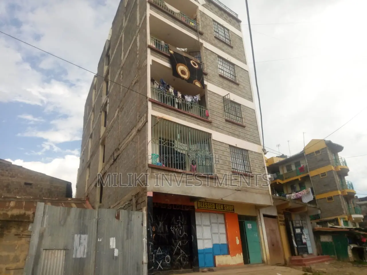 17bdrm Apartment in Kasarani, Hunters Estate for sale