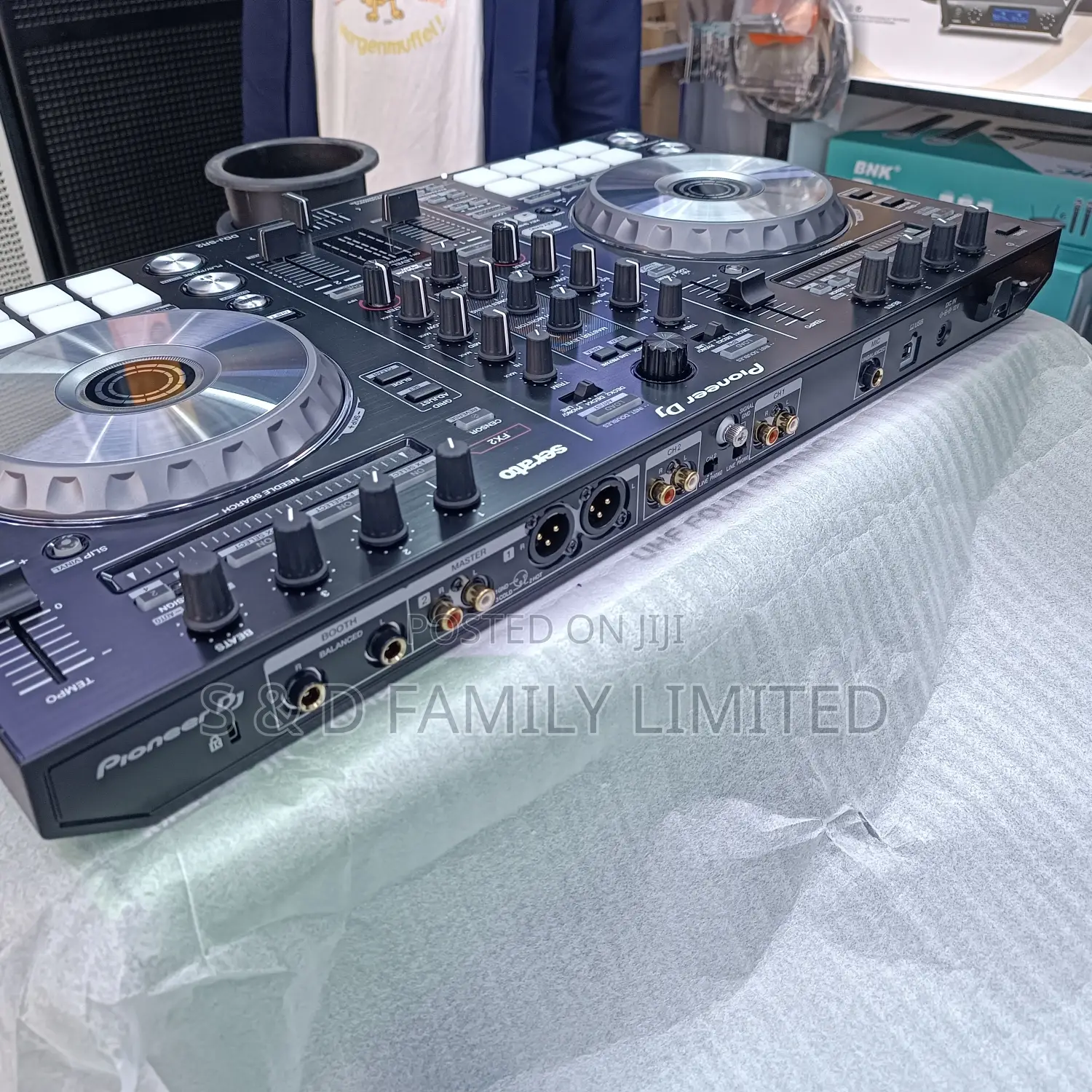 Pioneer SR2 DJ Controller