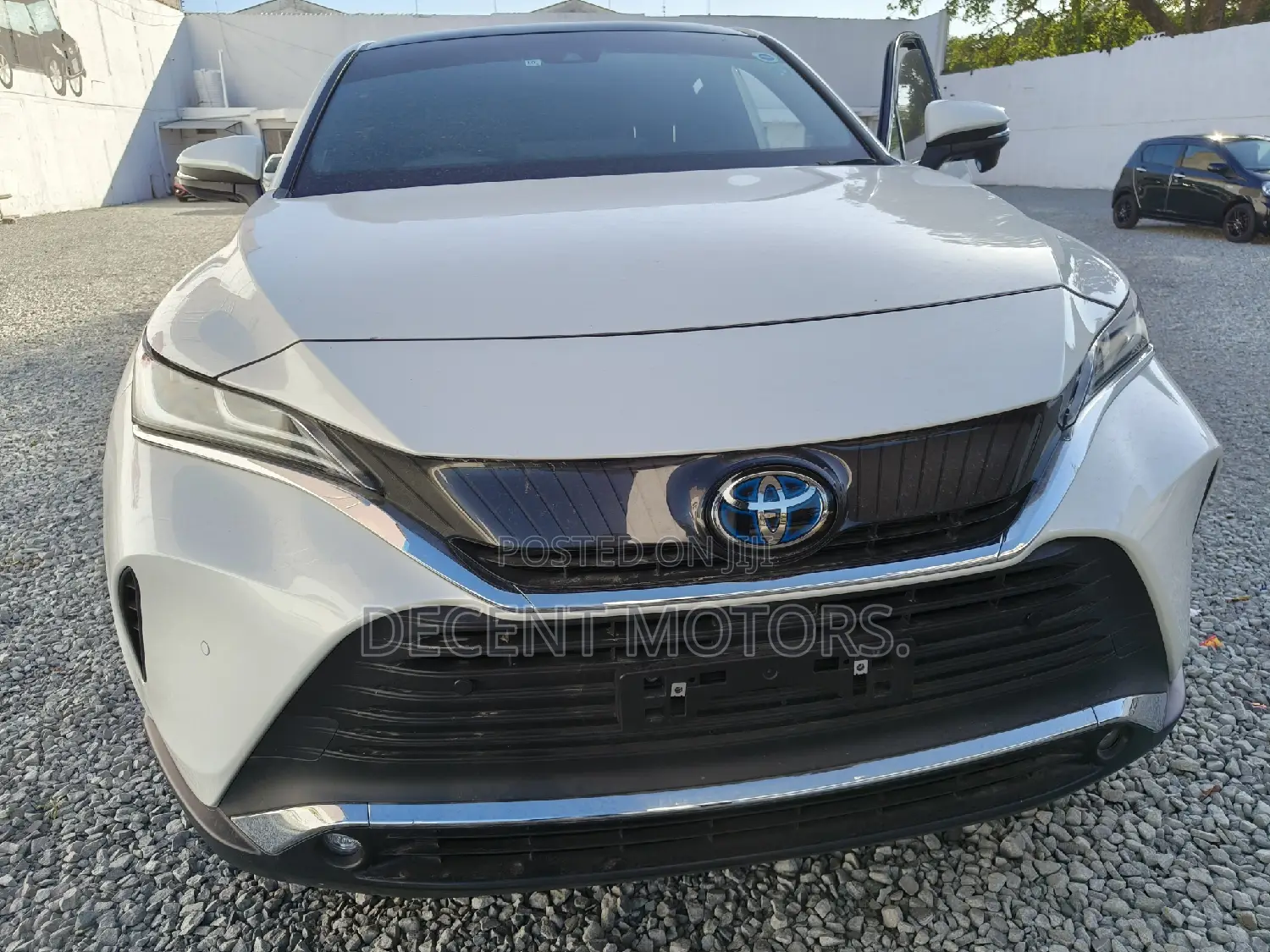 Toyota Harrier 2.5 Hybrid 2020 White