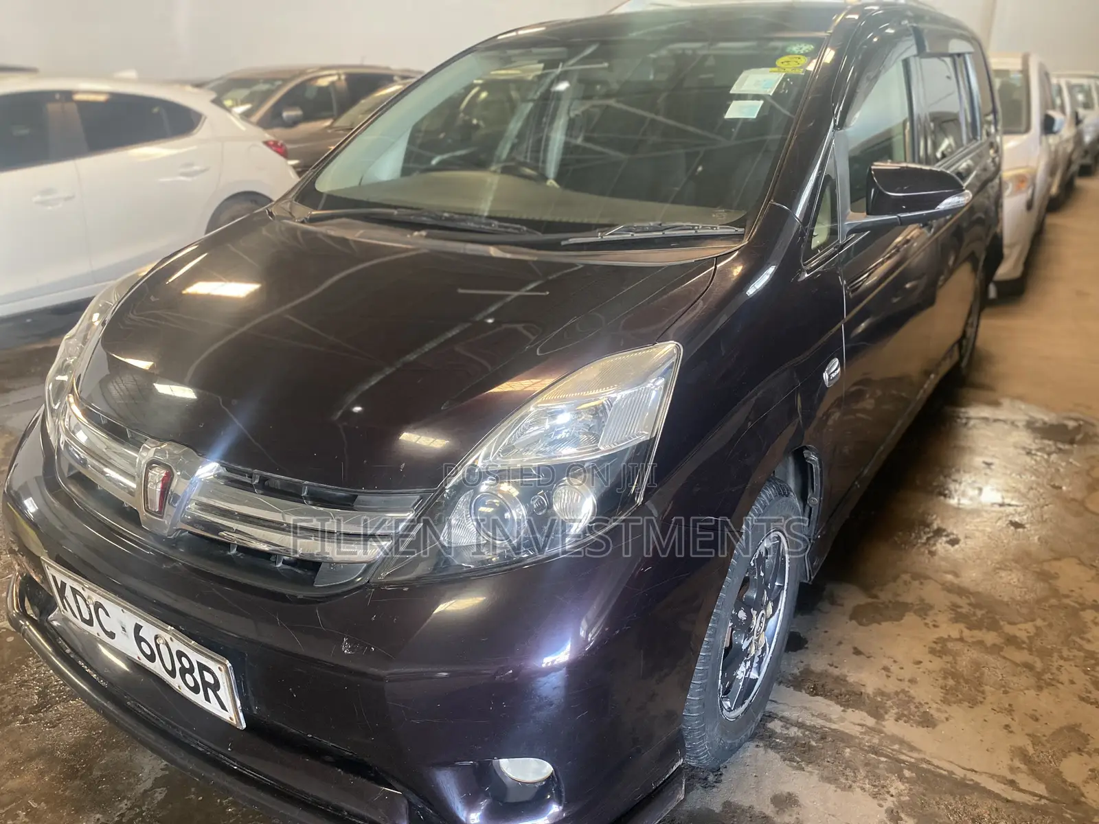 Toyota ISIS 2015 Black