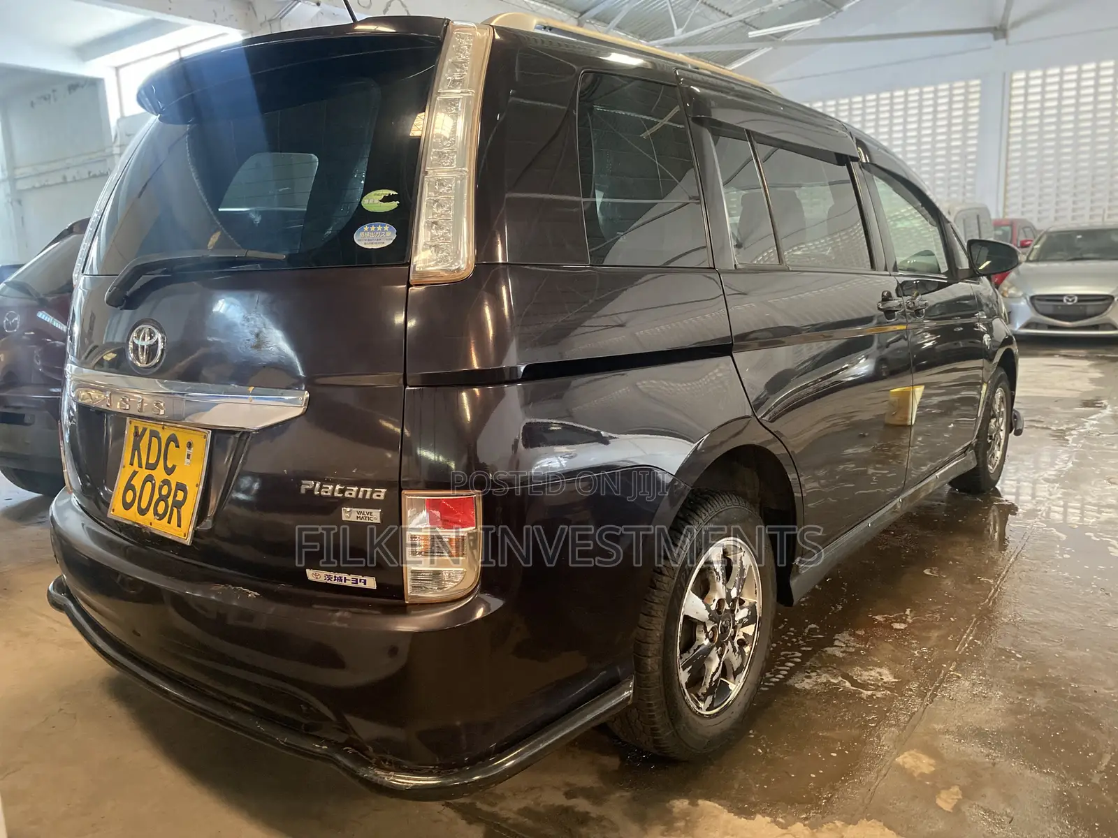 Toyota ISIS 2015 Black