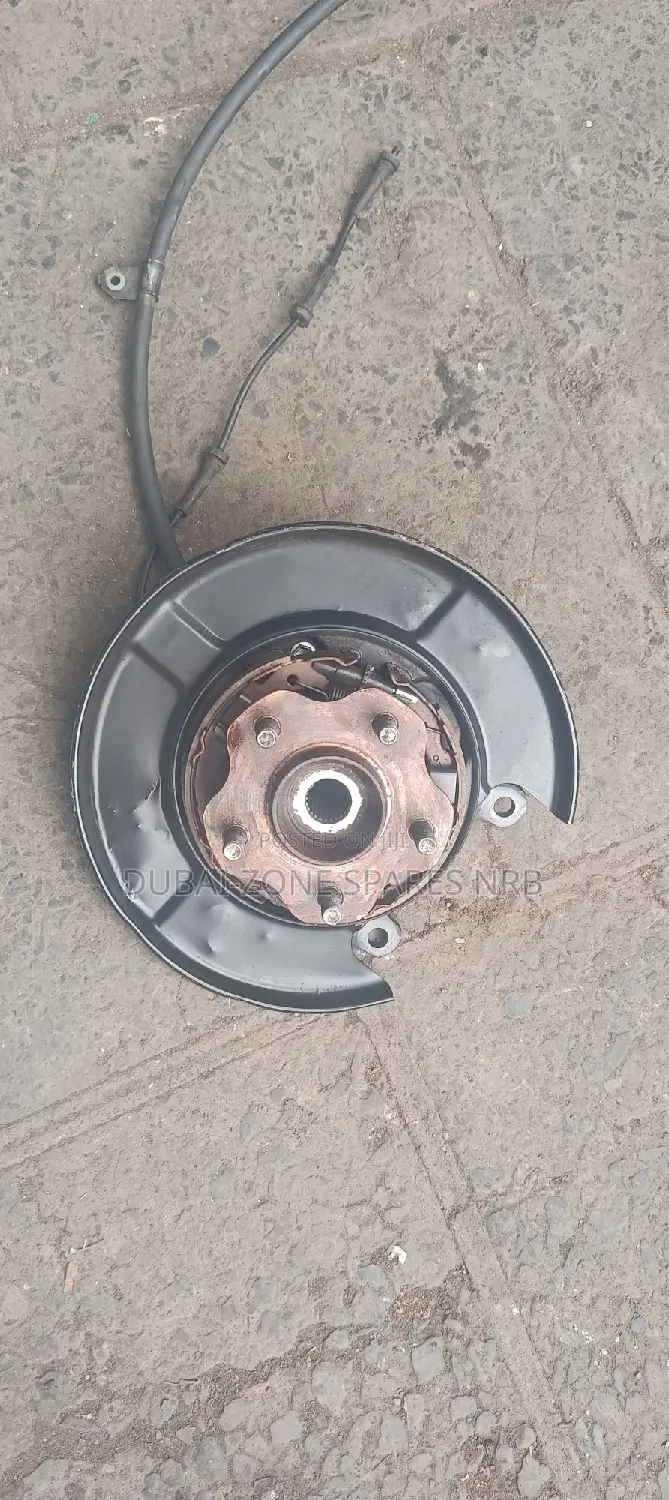 Front and Rear Wheel Hubs Nissan X-Trail Nt30,Nt31 Available