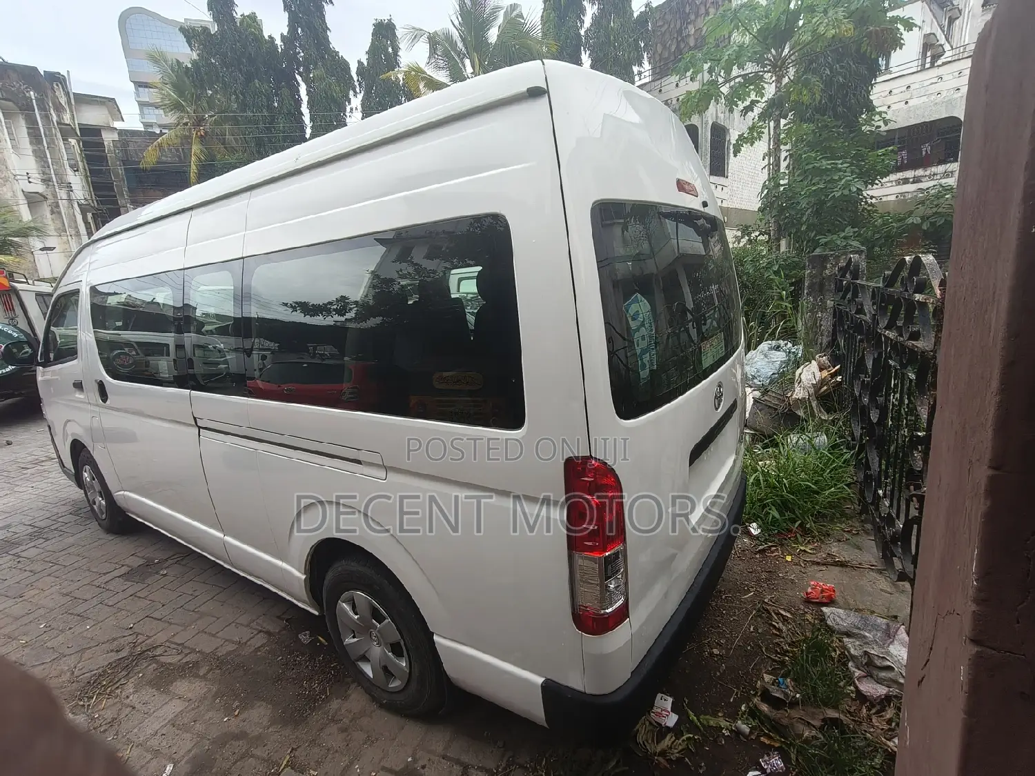 Toyota HiAce 2018 White