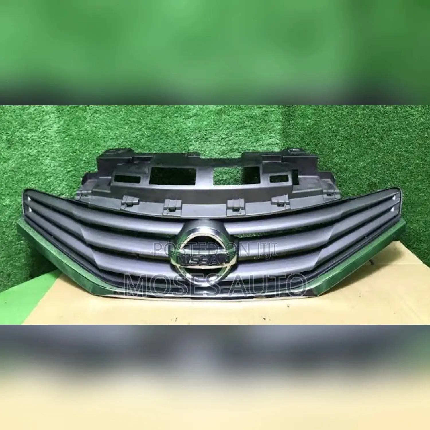Nissan Note 2010-2012 Grill