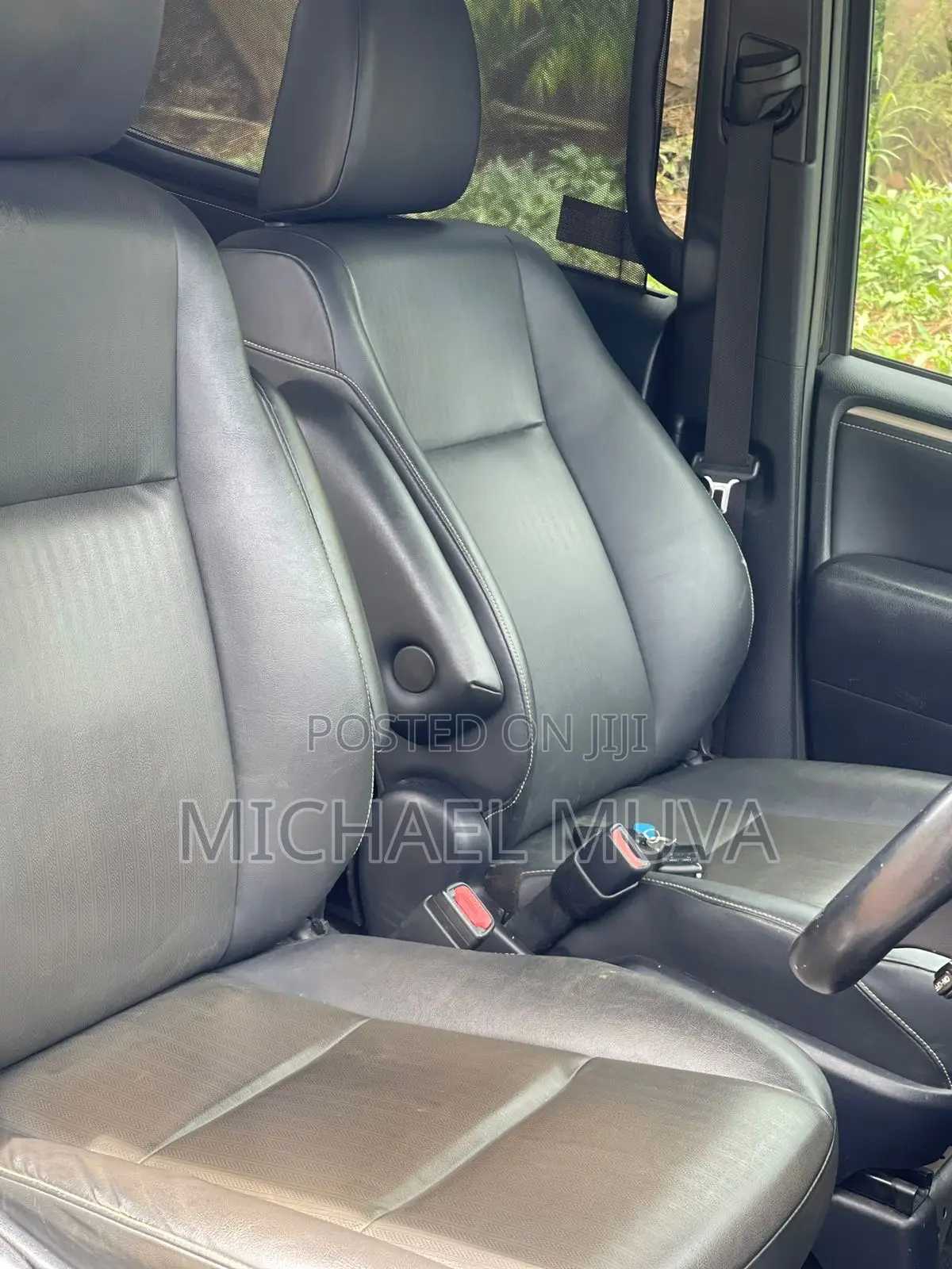 Toyota Esquire 2.0 FWD (8 seater) 2017 Gray