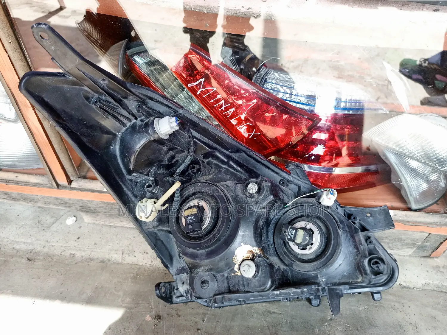 Toyota Wish Old Model Nonzenon Headlights