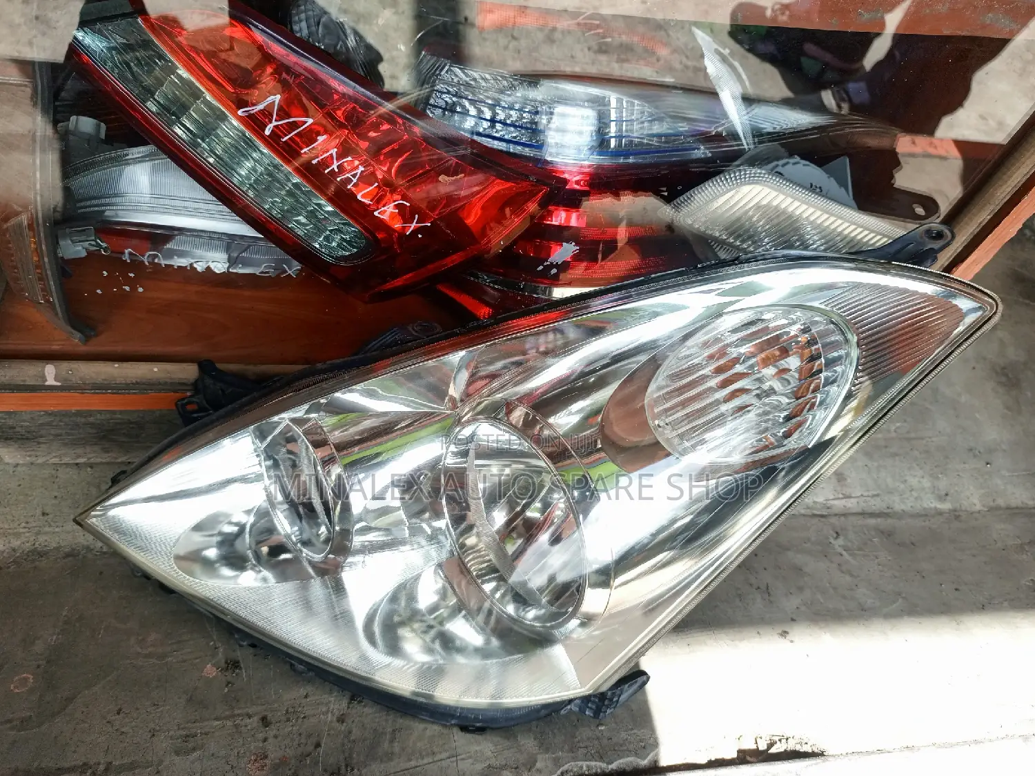 Toyota Wish Old Model Nonzenon Headlights