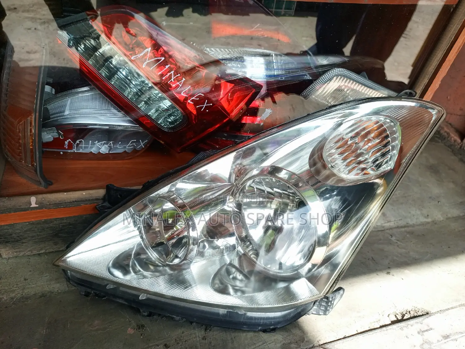 Toyota Wish Old Model Nonzenon Headlights
