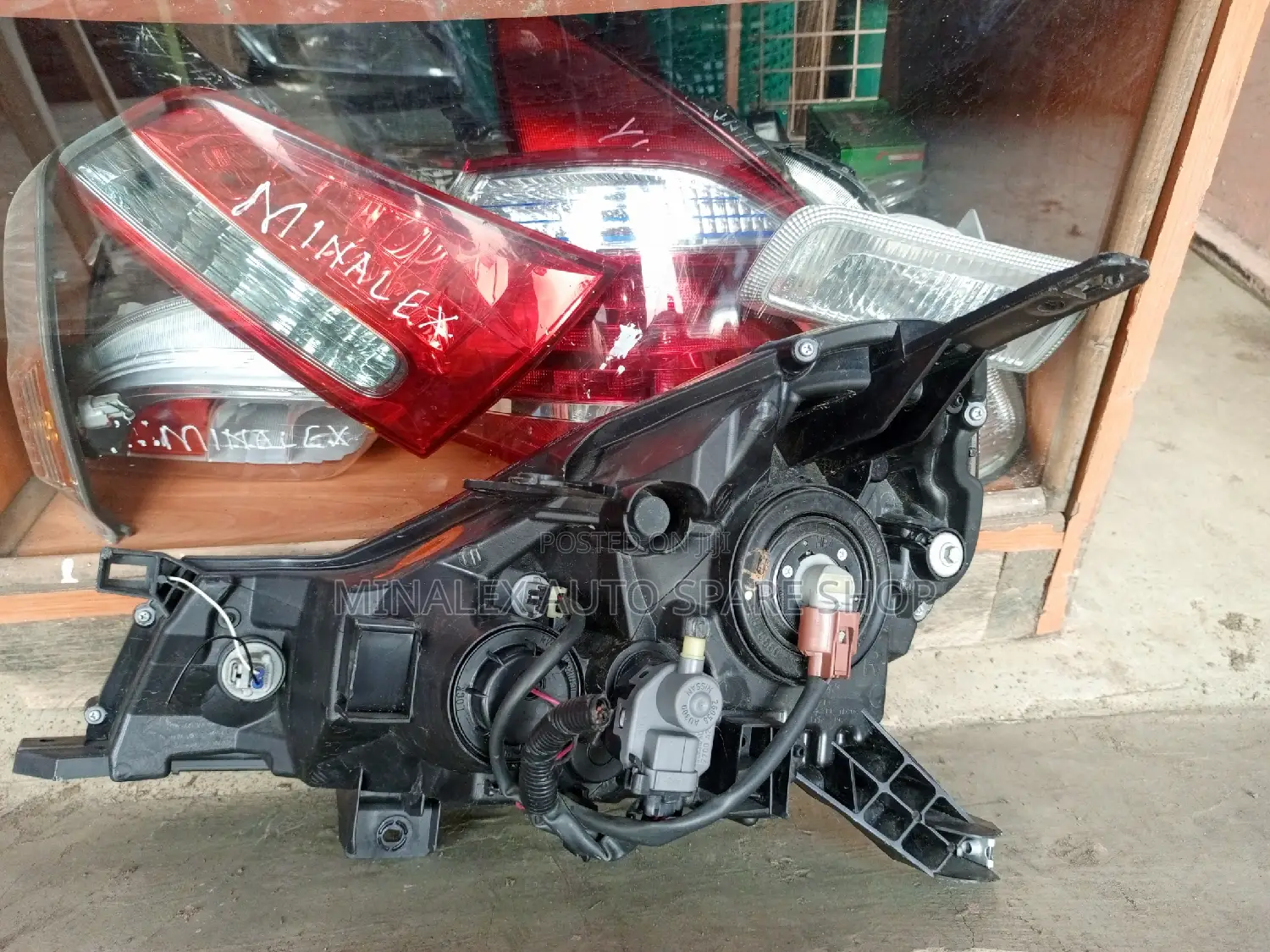 RHS Wingroad Y12 Nonzenon Headlight With Bulbs and Sockets