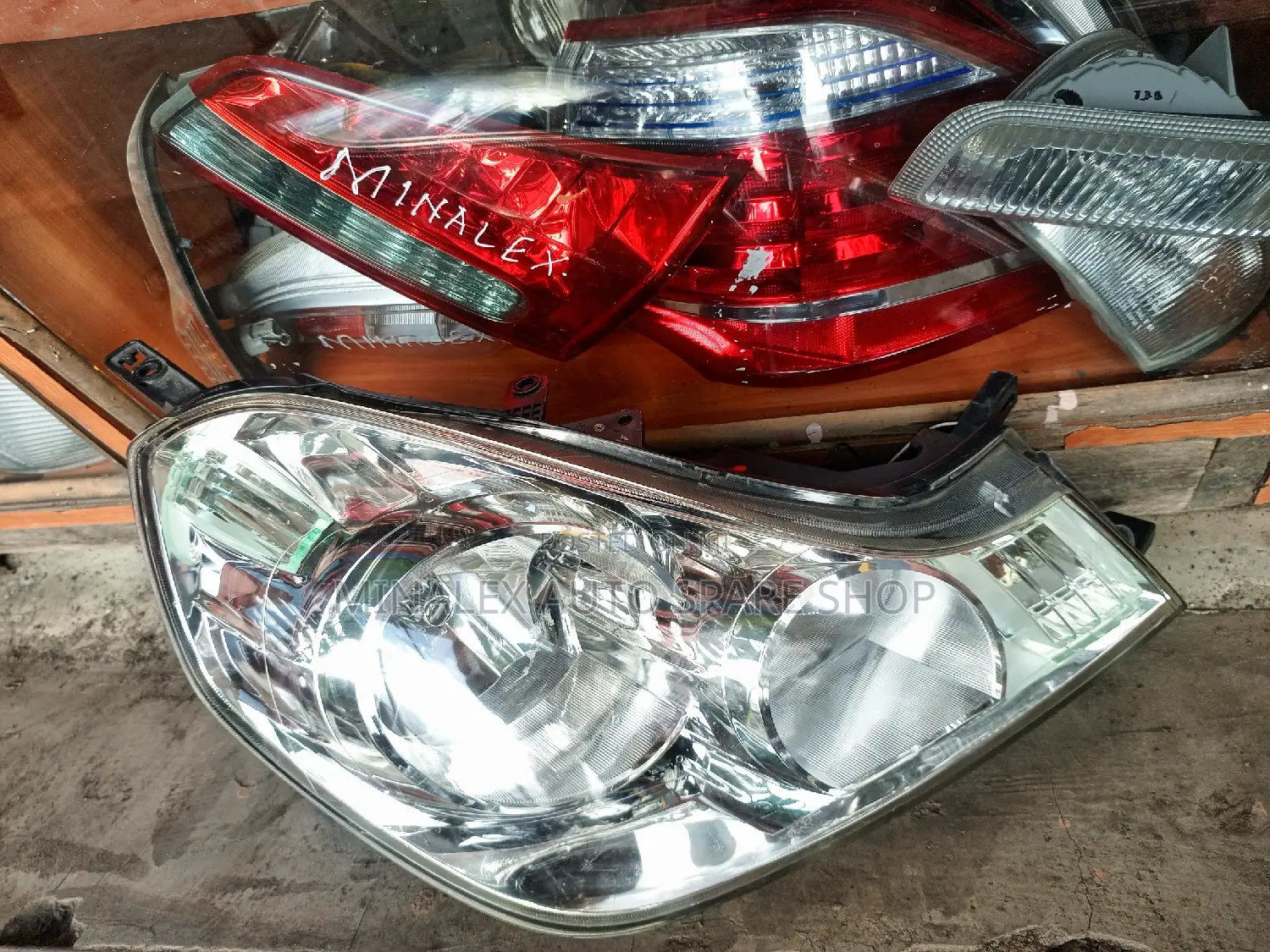 RHS Wingroad Y12 Nonzenon Headlight With Bulbs and Sockets