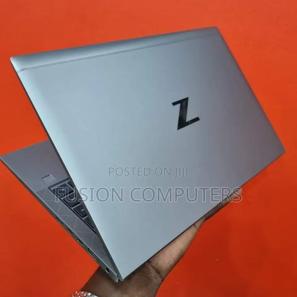 New Laptop HP ZBook Firefly G8 16GB Intel Core I5 SSD 1T