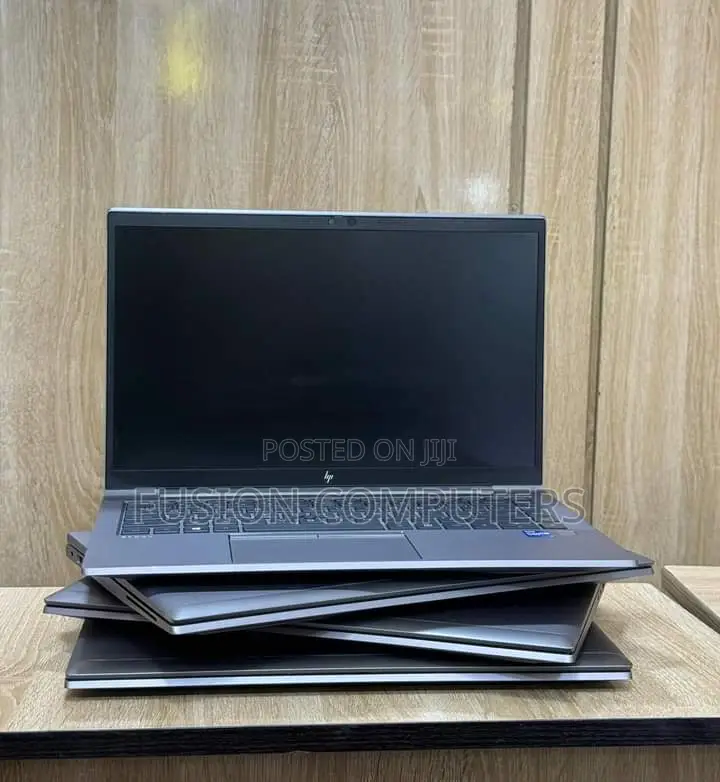 New Laptop HP ZBook Firefly G8 16GB Intel Core I5 SSD 1T