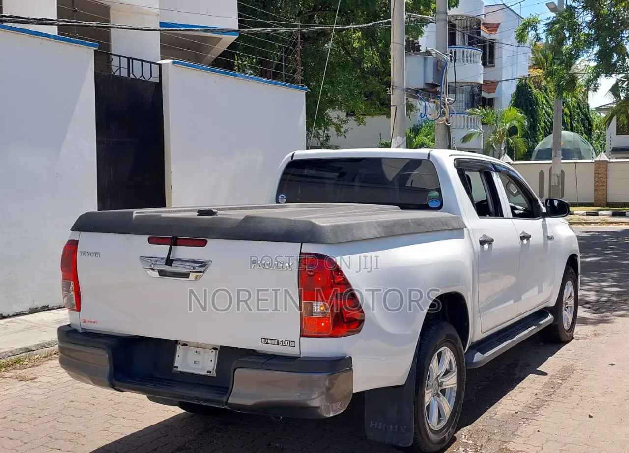 Toyota Hilux 2017 White