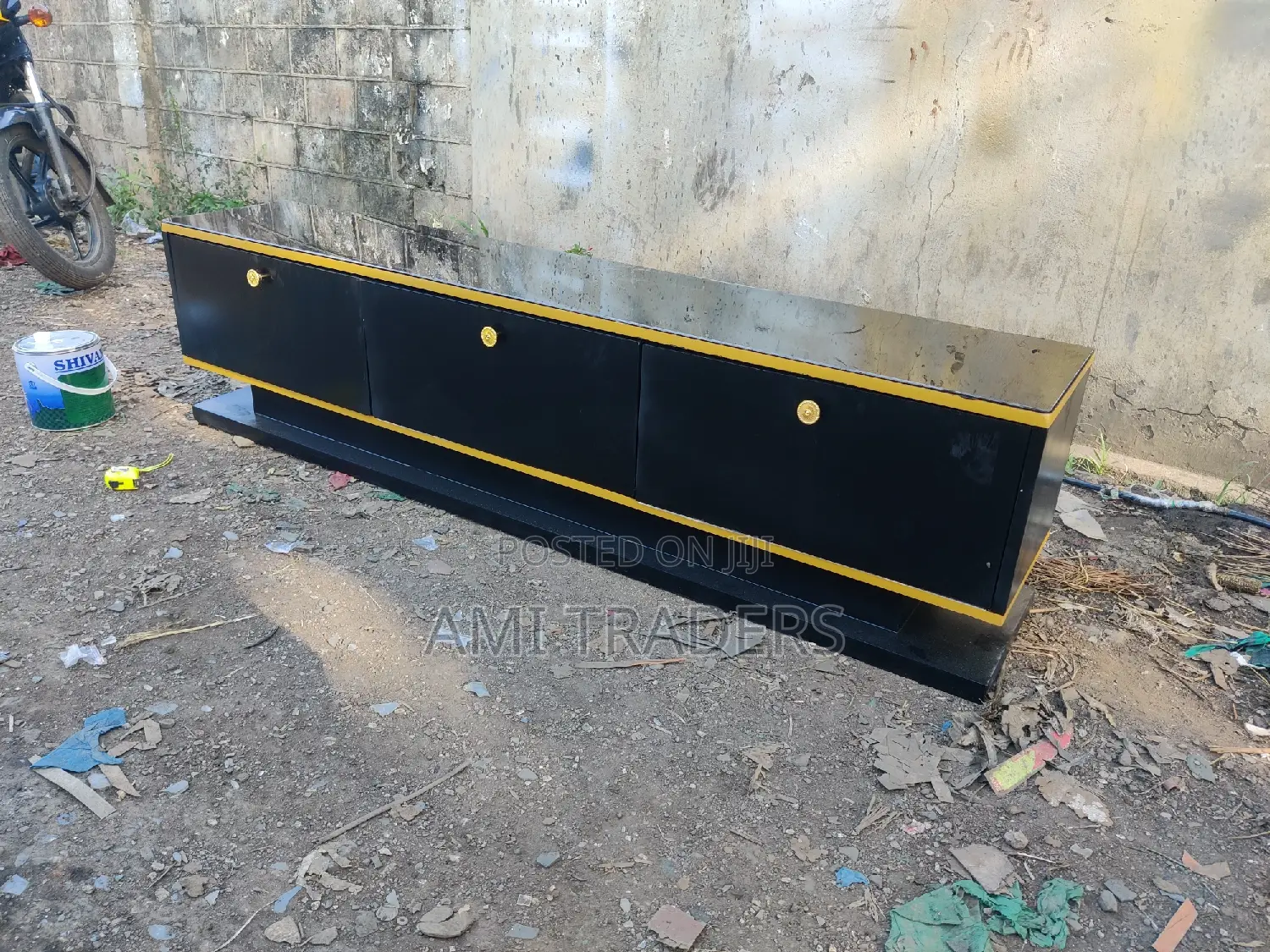 Tv Stand (Glass Top)