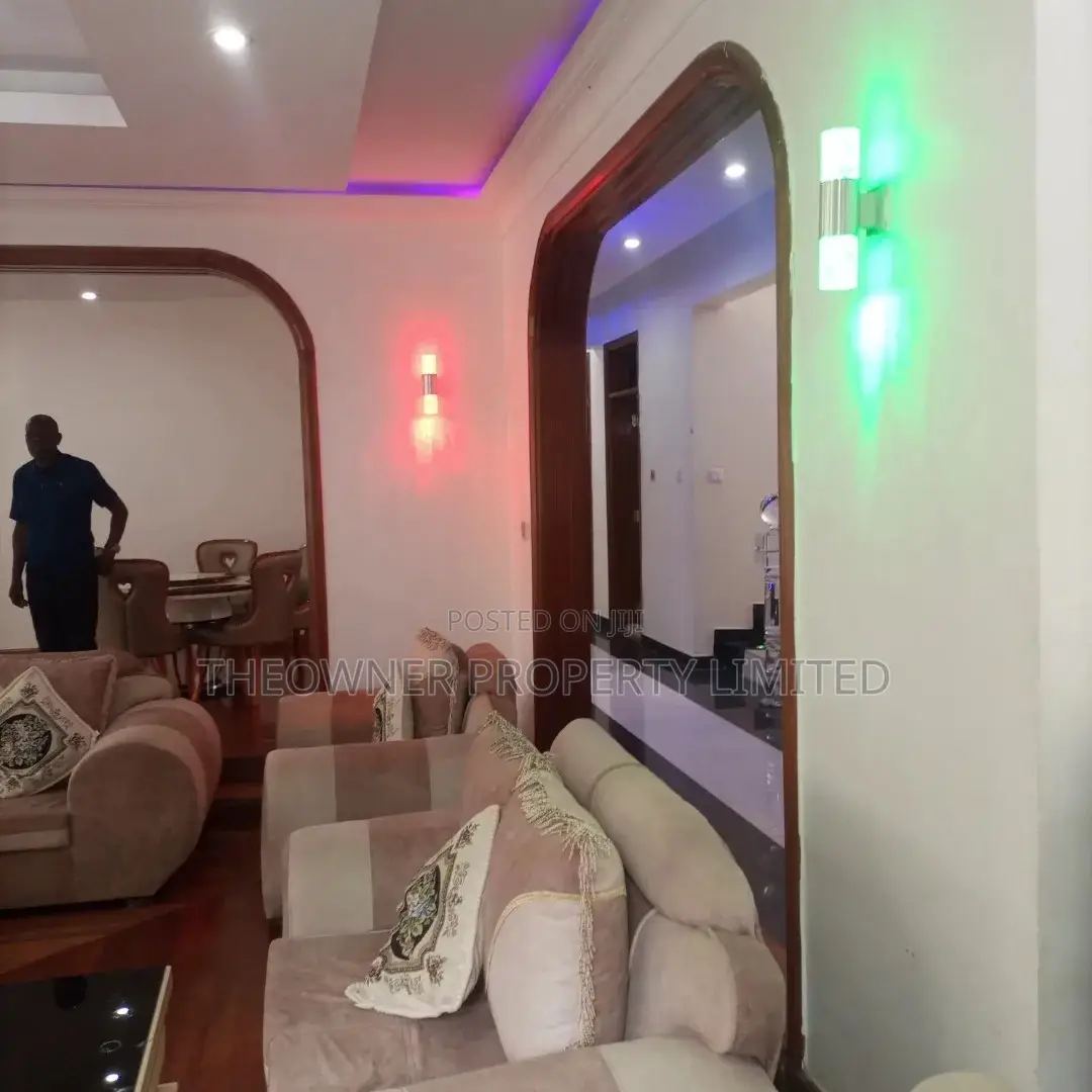 5bdrm Maisonette in Thome Estate for sale