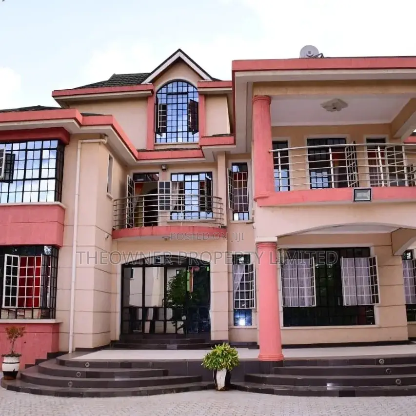 5bdrm Maisonette in Thome Estate for sale