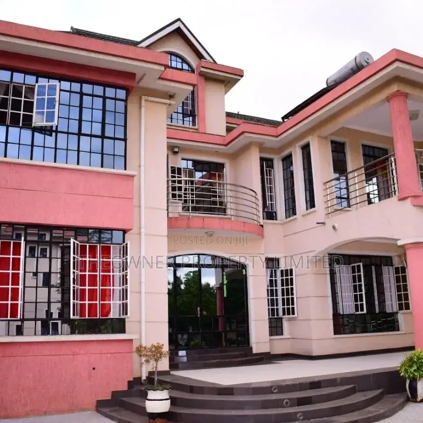 5bdrm Maisonette in Thome Estate for sale