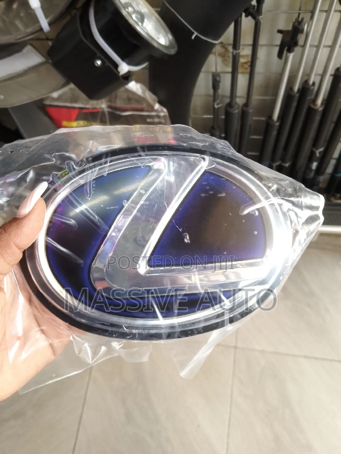 Lexus Front Grill Emblem Logo/ Lexus Front Logo/ Emblem