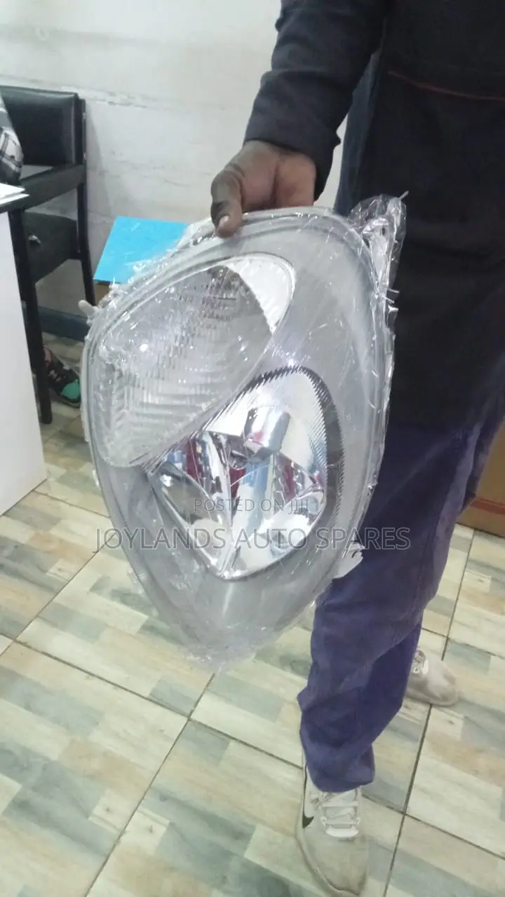Vitz 99 Headlamp/Headlight