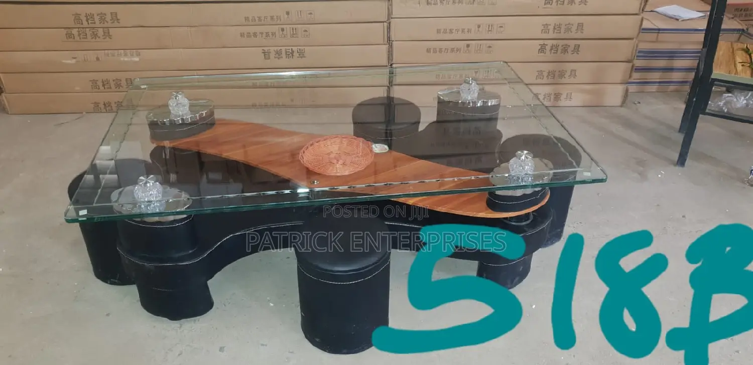 Imported Modern Puff Coffee Table With 4 Stools