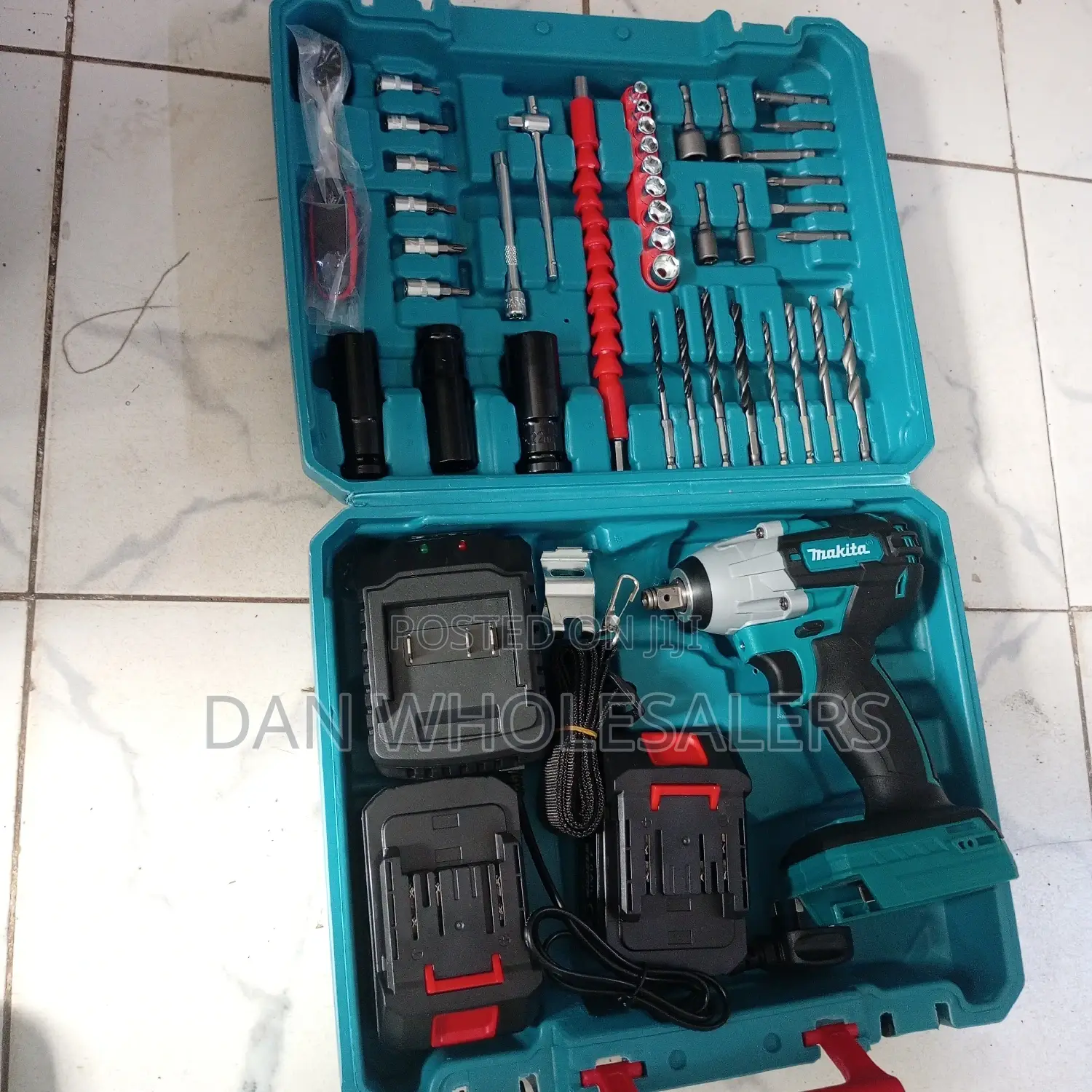 Cordless Impact Wrench Kit, Makita 2 Batteries and Wrenches
