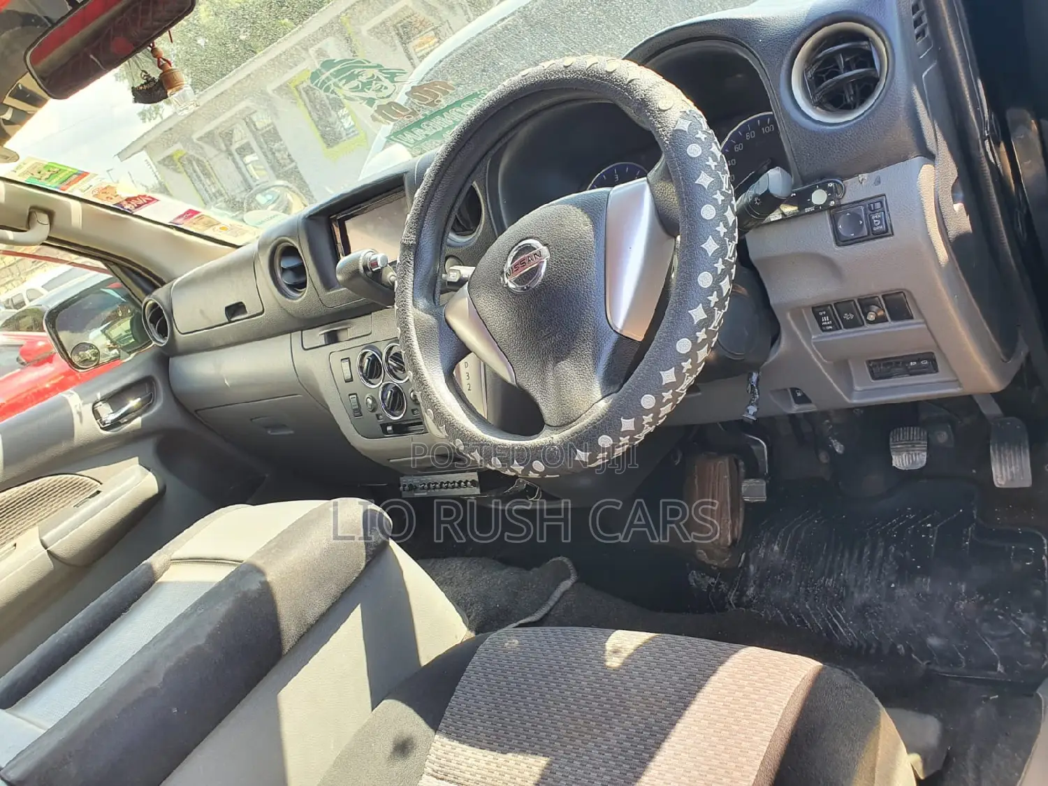 Nissan Caravan (Urvan) 2016 Black
