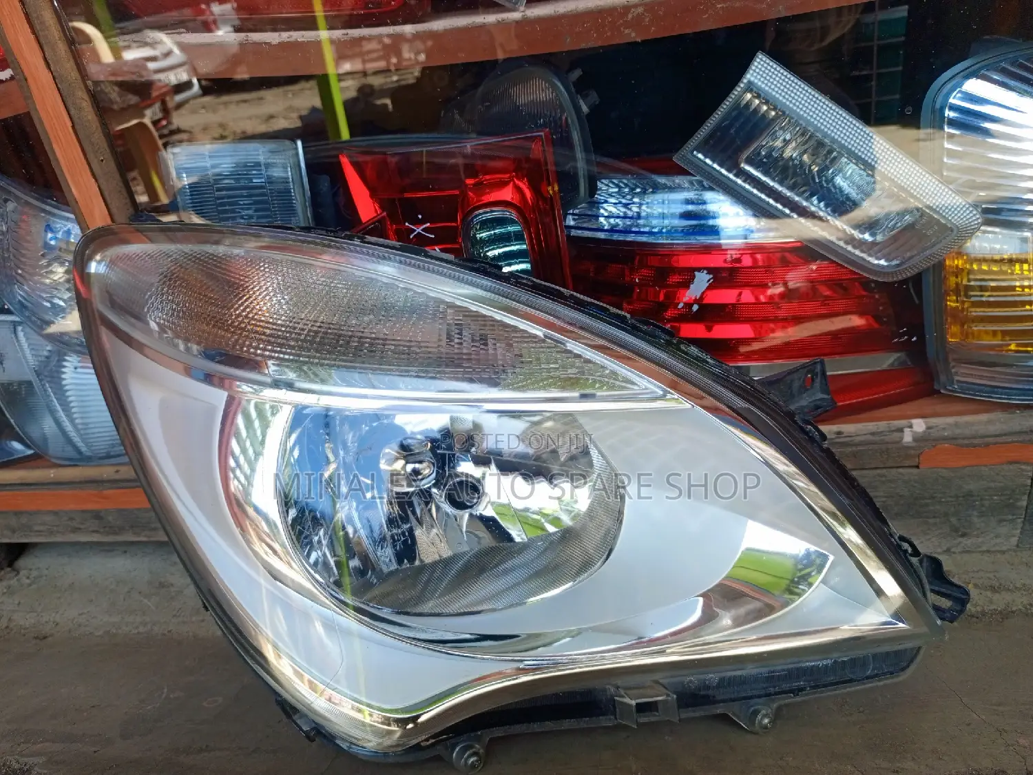 Suzuki Solio RHS Nonzenon Headlight