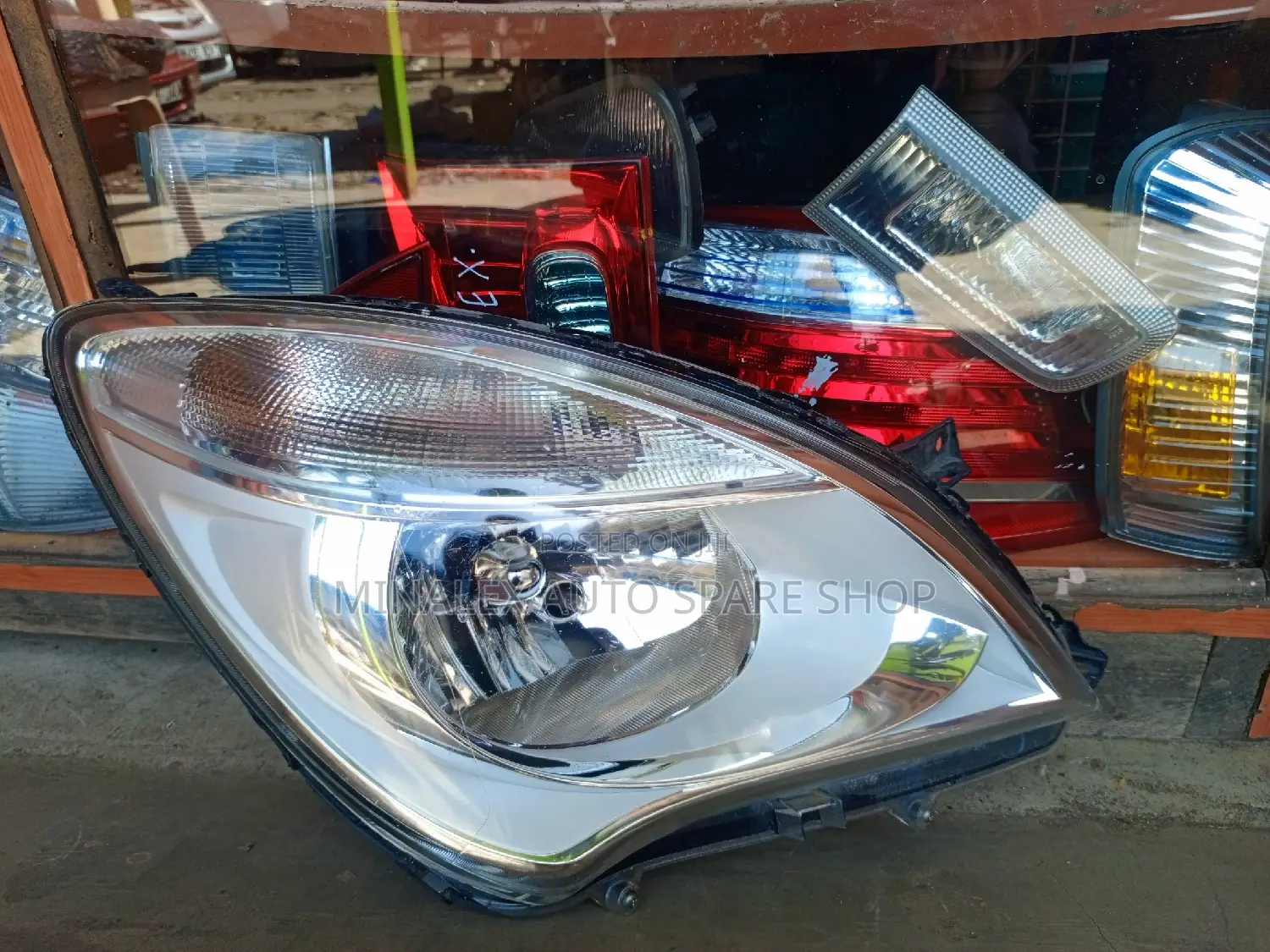 Suzuki Solio RHS Nonzenon Headlight