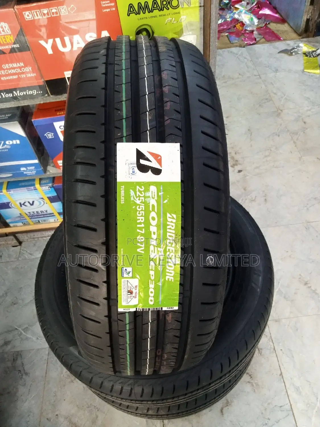 225/55r17 Bridgestone Tyre