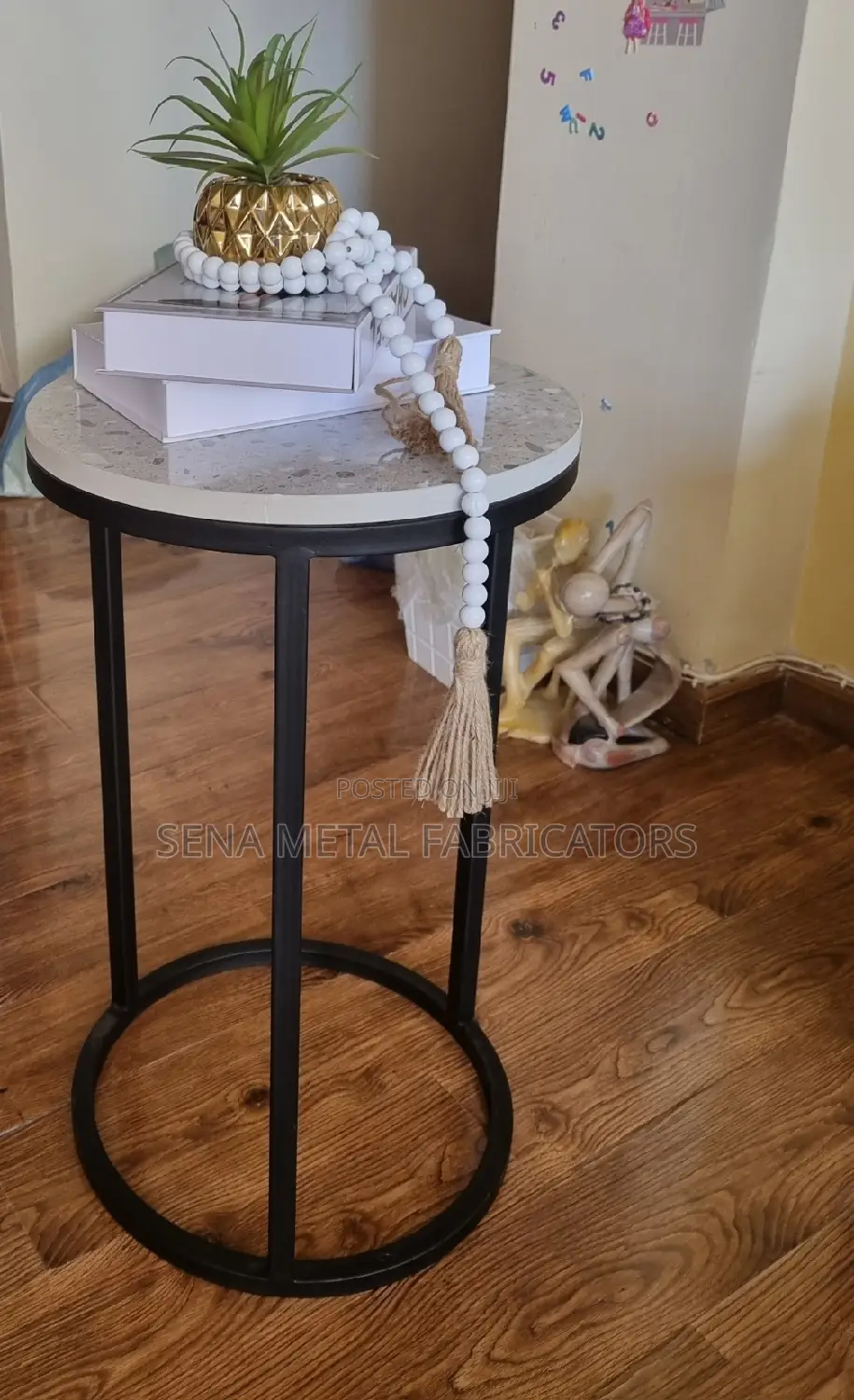 High-Quality Powdercoated Metal Round Side Table