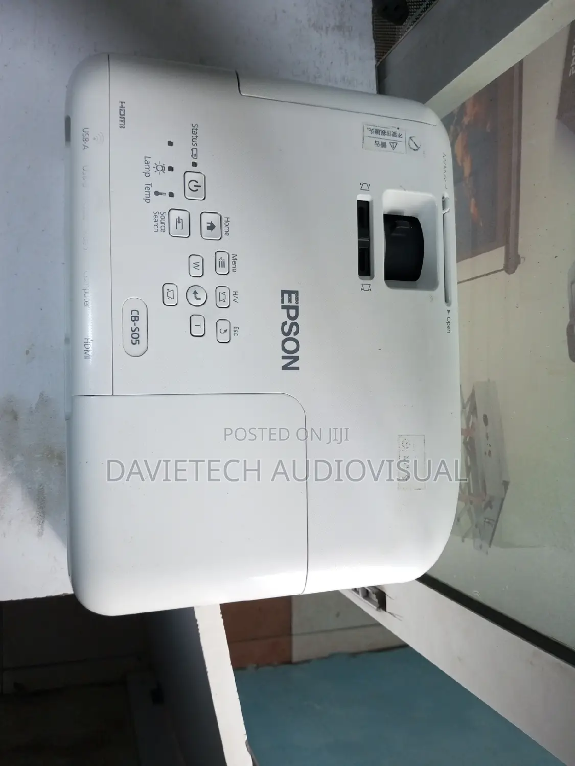 -- EPSON Eb S05 Projector 