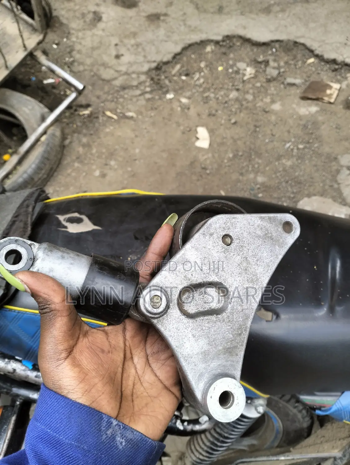 Toyota Vanguard/Rav4 Engine Tensional