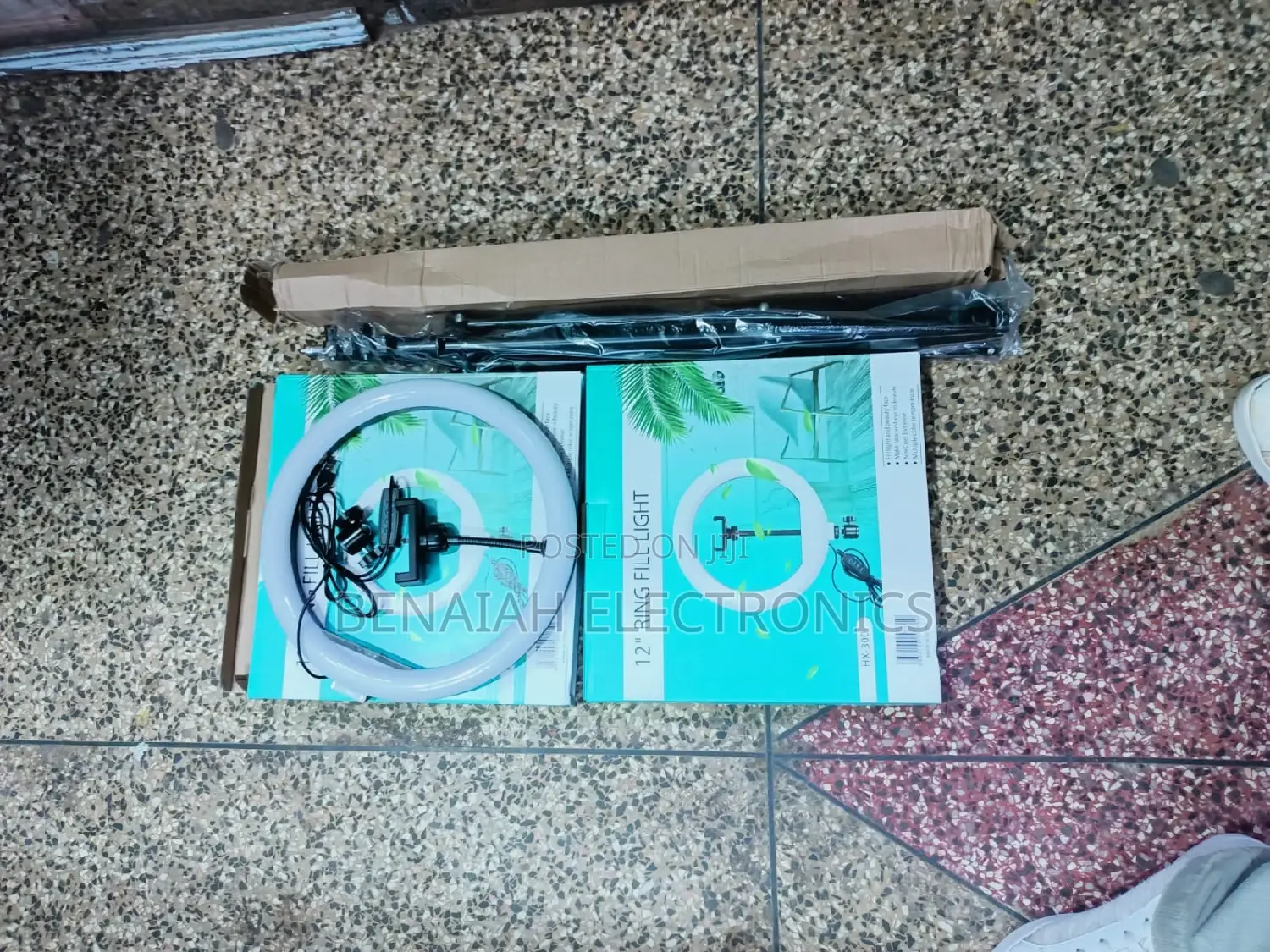 12 Inches Ringlight, Good Quality Tripod of 2.1 MTRS Height