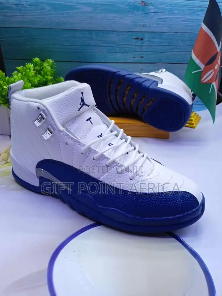 Air Jordan 12 Jumpman Sneakers