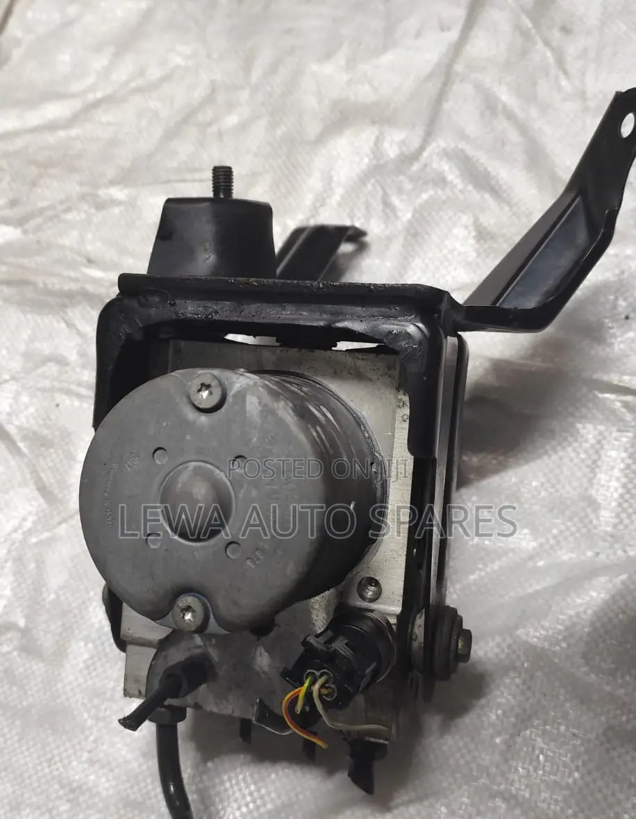 Abs Module/Motor Toyota Avensis