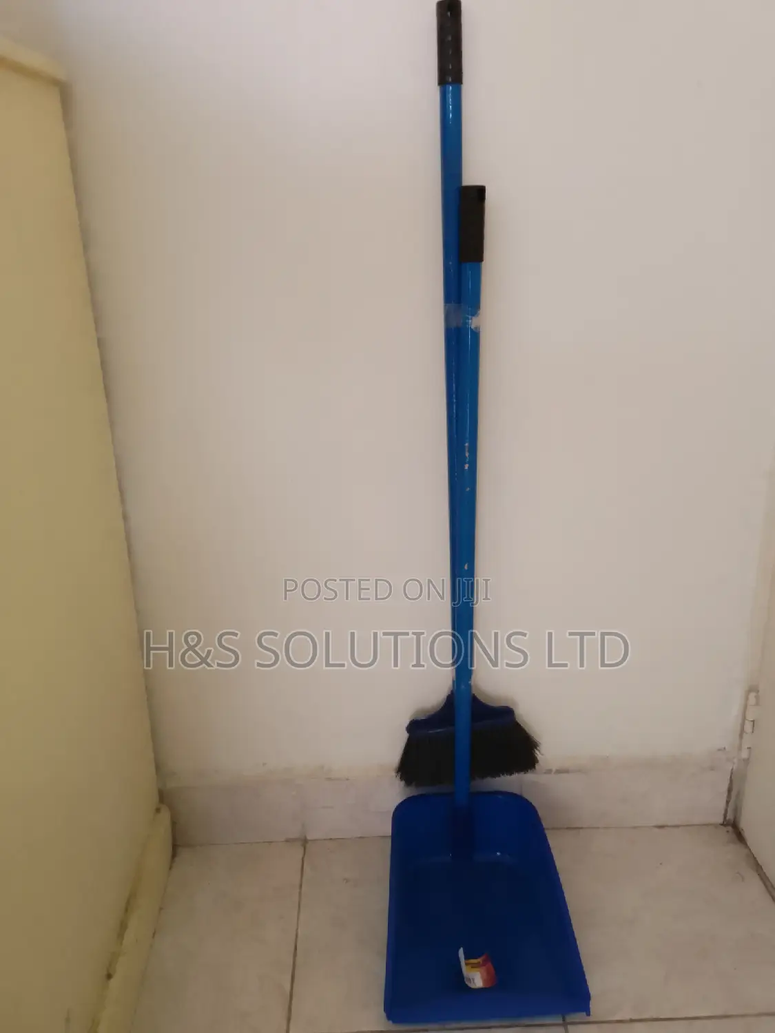 Standing Dustpan and Brush Set