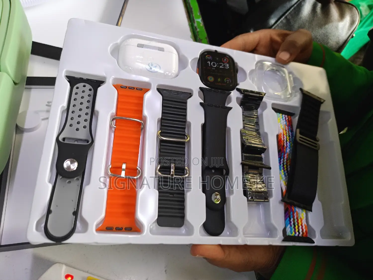 H20 Ultra Smart Watch With Bluetooth Wireless Earphones