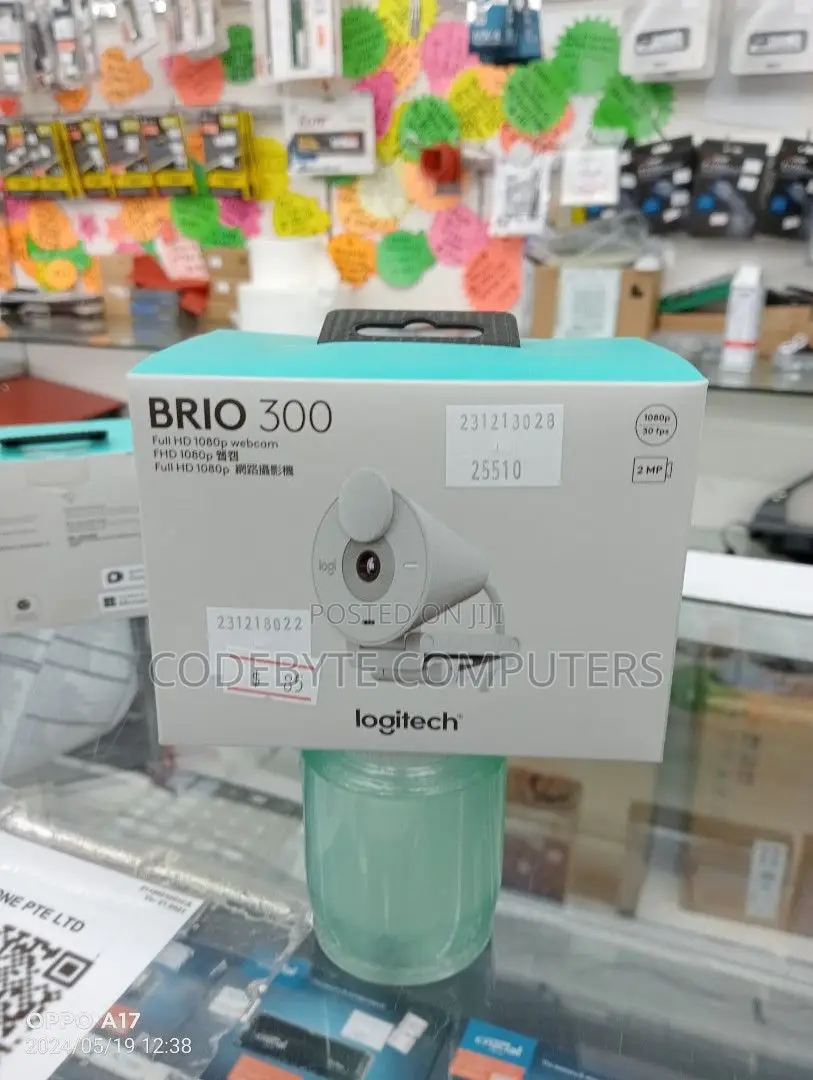 Logitech Brio 300 Off White